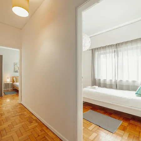 Summer Espinho Flat By Vacationy