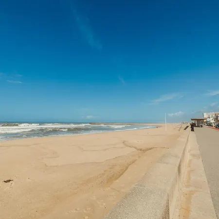 Summer Espinho Flat By Vacationy