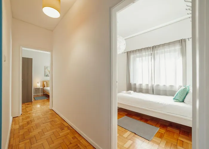 Summer Espinho Flat By Vacationy