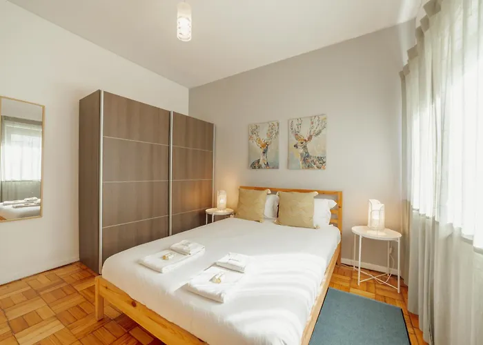 Summer Espinho Flat By Vacationy * Oporto