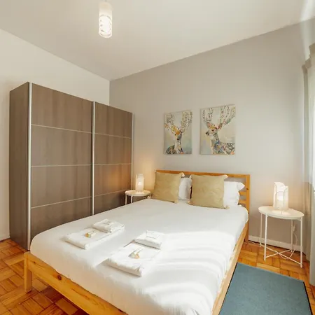 Summer Espinho Flat By Vacationy * Porto